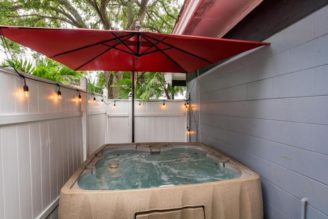 Golf View Villas With Private Jacuzzi'S & Grill Tampa Bagian luar foto
